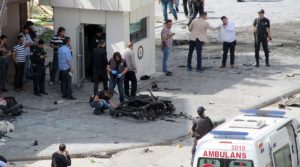 gaziantepte-bombali-aracla-teror-saldirisi-emniyet-mudurlugu-onunde-patlama